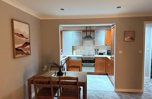 Bracknell Apartment | Quaint Bracknell Apartment with Two Bedrooms