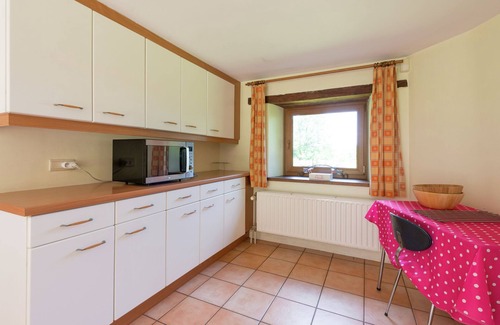 Lierneux Cottage | Quaint Cottage In Jevigné with Terrace