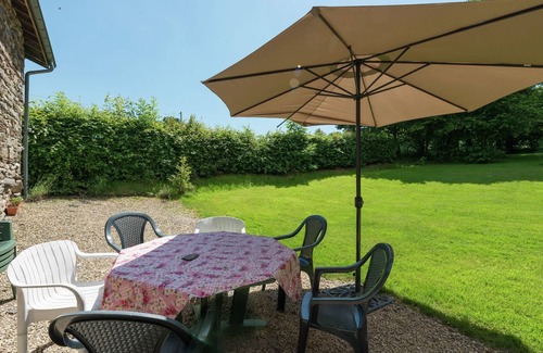 Lierneux Cottage | Quaint Cottage In Jevigné with Terrace