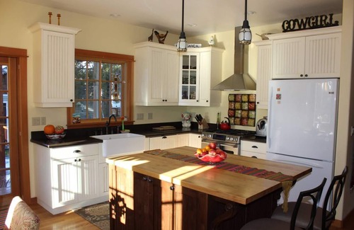 Old Bend House | Quaint, Cozy, Comfortable Home