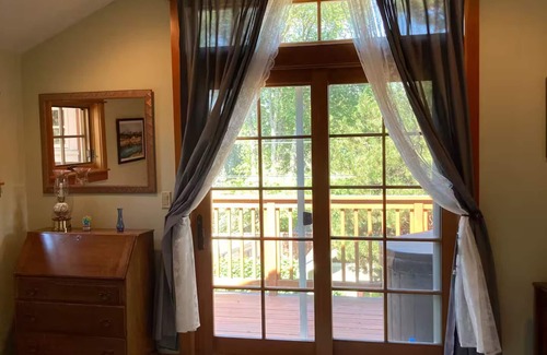 Old Bend House | Quaint, Cozy, Comfortable Home