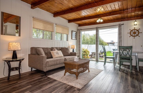 Cayucos House | Quaint & cozy home near town & the beach w/ a grassy backyard. Pet Friendly.