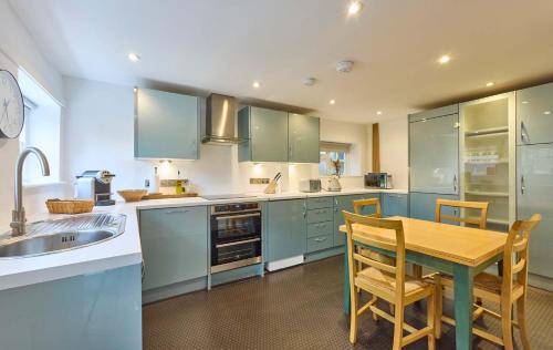 Cley next the Sea House | Quaint Flint Stoned Cottage in the Heart of Cley