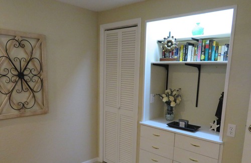 Laurel House | Quaint home with a short walk to the beach!