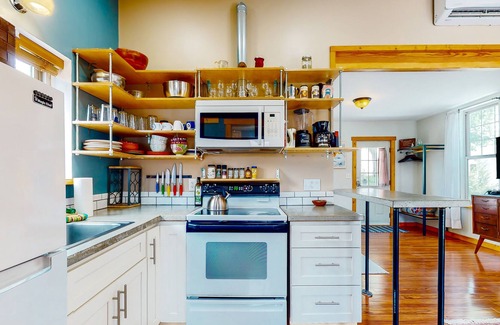 Veterans Park House | Quaint home with yard & firepit - walk to Greenbelt & downtown