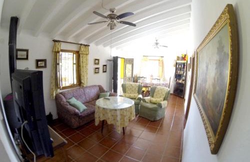 Portugalejo House | Quaint House in Canillas with Pool