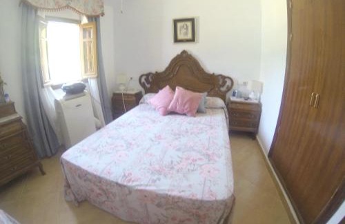 Portugalejo House | Quaint House in Canillas with Pool