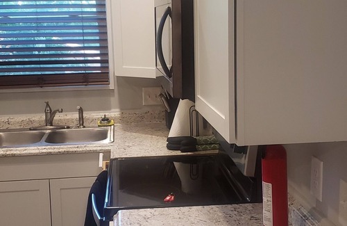Atlanta House | Quaint house,quiet secluded 5 minutes from the beltline quiet park behind house