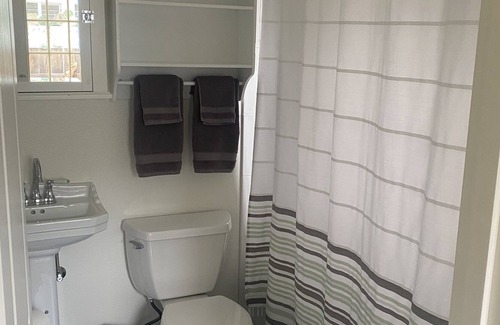 Port Angeles Cottage | Quaint In-town Cottage 5 minutes to downtown