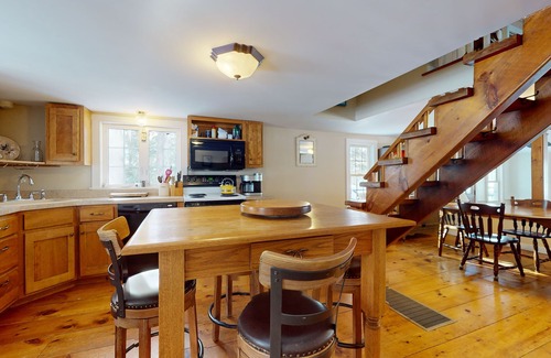 Ludlow House | Quaint lakefront home with a fire pit and beautiful views