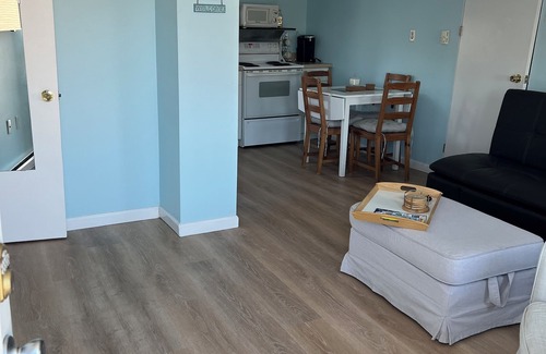 North End Condo | Quaint Little Cottage with Deck