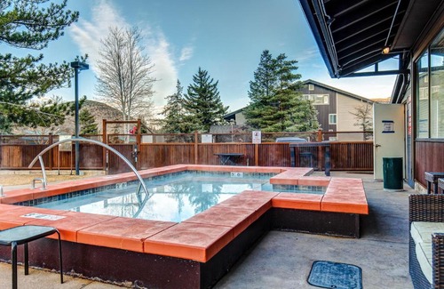 North Park City Hotel | Quaint Prospector Lodge Studio #729
