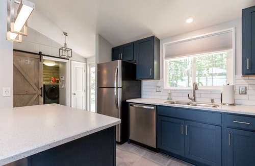 Mount Holly House | Quaint waterfront home with private beach