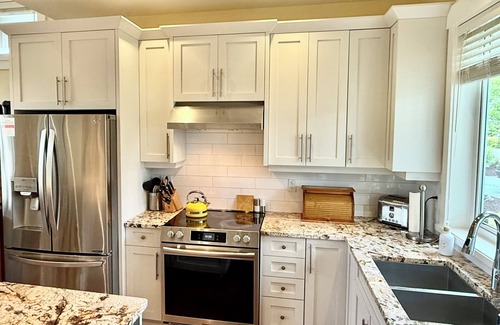 Regional District of Nanaimo House | Qualicum Landing Beachside Home - Sleeps 6