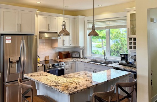 Regional District of Nanaimo House | Qualicum Landing Beachside Home - Sleeps 6