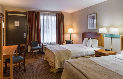 New Castle Hotel | Quality Inn And Suites Skyways