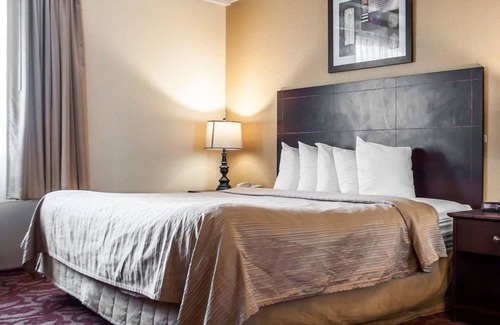 Cheektowaga Hotel | Quality Inn Buffalo Airport