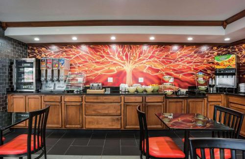 Southwest Area Hotel | Quality Inn Cedar Rapids South