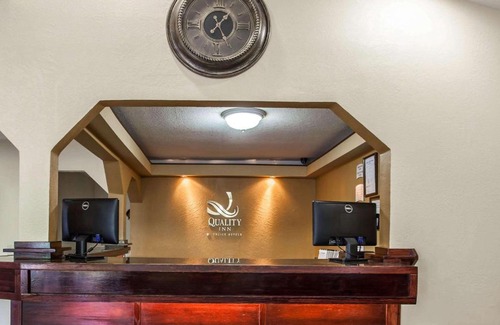 Centralia Hotel | Quality Inn Centralia Chehalis