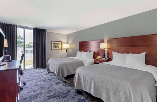 Stuart Hotel | Quality Inn Downtown Stuart