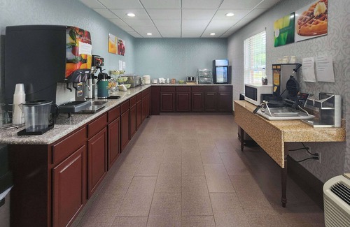 Newbern Hotel | Quality Inn Dublin I-81