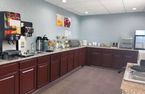 Newbern Hotel | Quality Inn Dublin I-81