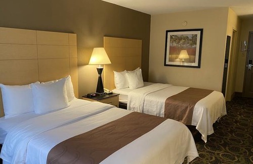 Geneseo Hotel | Quality Inn Geneseo