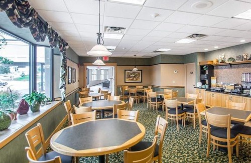 Geneseo Hotel | Quality Inn Geneseo