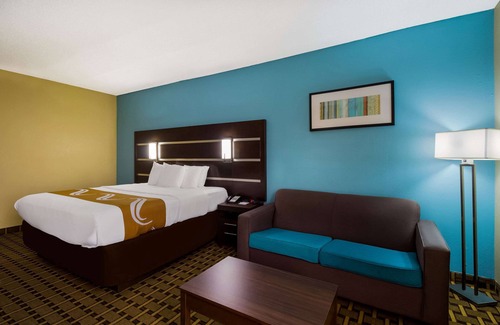 North Shore Hotel | Quality Inn Houston East I-10