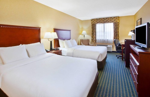 Marshall Hotel | Quality Inn Marshall near I-69