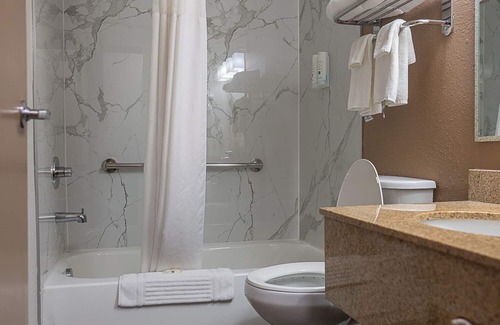 Noblesville Hotel | Quality Inn Noblesville - Indianapolis