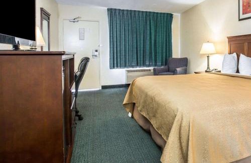 Shelltown Hotel | Quality Inn San Diego I-5 Naval Base