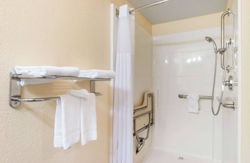 Crescent City Hotel | Quality Inn & Suites Crescent City Redwood Coast