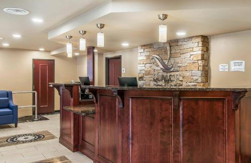 Houghton Hotel | Quality Inn & Suites Houghton Downtown