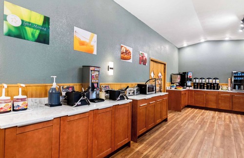 Munising Hotel | Quality Inn & Suites Munising