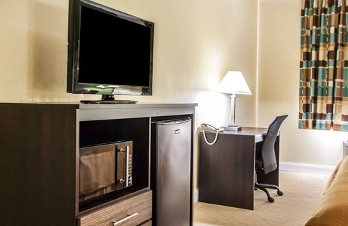 Champaign Hotel | Quality Inn & Suites