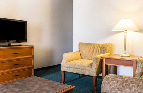 South Tulsa Hotel | Quality Inn Tulsa Central