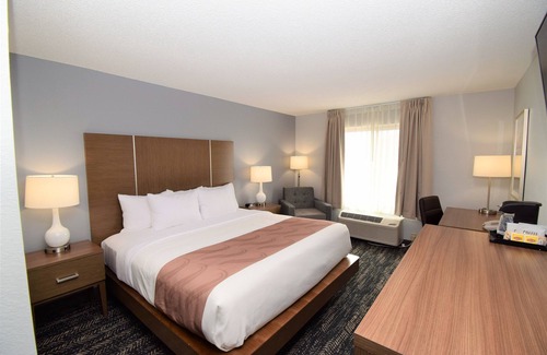 Marquette Hotel | Quality Inn
