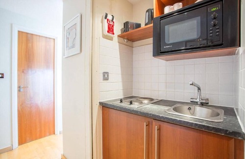South Kensington Apartment | Quality Residence with Studios in South Kensington - Close to All Famous Sites