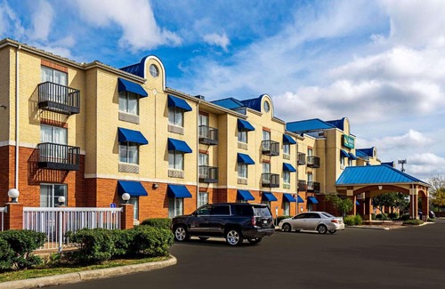 North San Antonio - SAT Hotel | Quality Suites San Antonio Northeast