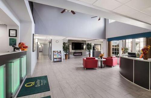Tulsa Hotel | Quality Suites Tulsa I-44