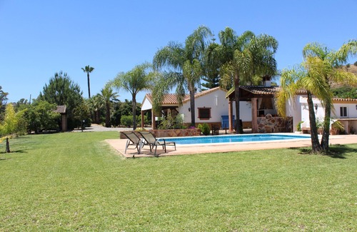 Coin Villa | QUALITY VILLA, 7-8 people, gardens and big private Swimming Pool, WIFI, Tv Sat, Air conditioning,South of SPAIN, BBQHouse with character