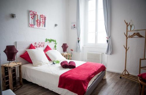 Carcassonne Apartment | Qualys Vignoble parking, square view, close to city
