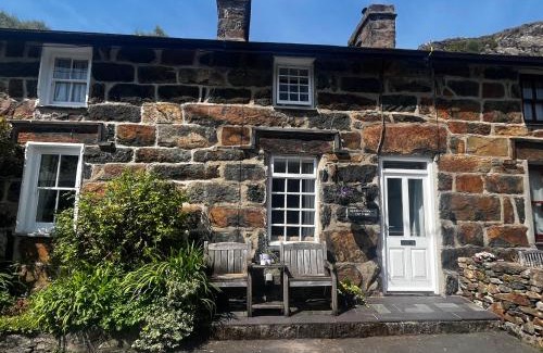 Beddgelert House | Quarryman's cottage