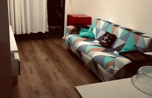 Vila Julia House | Quarto individual para mulheres com banheiro e frigobar