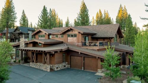 Truckee House | Quartz by AvantStay Stunning Home In Truckee w Views
