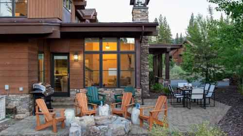 Truckee House | Quartz by AvantStay Stunning Home In Truckee w Views