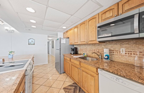 Ocean City Apartment | Quay 1008 Renovations Direct Ocean Front in/outdoor Pools