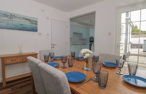 Poole Cottage | QUAY COTTAGE - SEA VIEW, pet friendly, with a garden in Poole