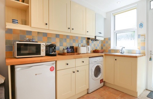 Teignmouth Cottage | QUAYSIDE COTTAGE, pet friendly, with a garden in Teignmouth